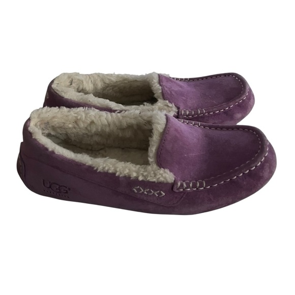 UGG Purple Moccasin Slippers with Plush Lining Women Size 9 - Picture 5 of 8